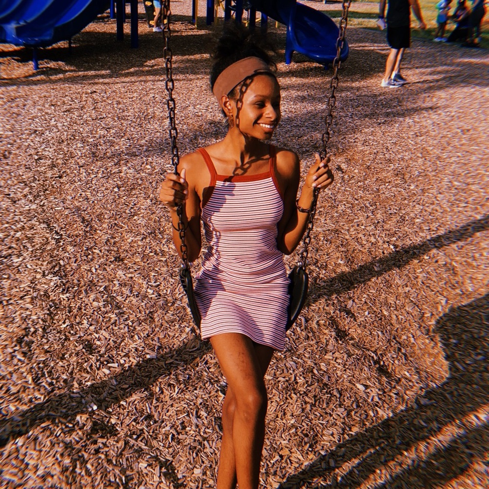 Meet your Posher, Ava